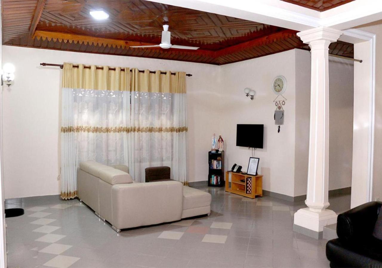 Cozy Inn Negombo Exterior photo
