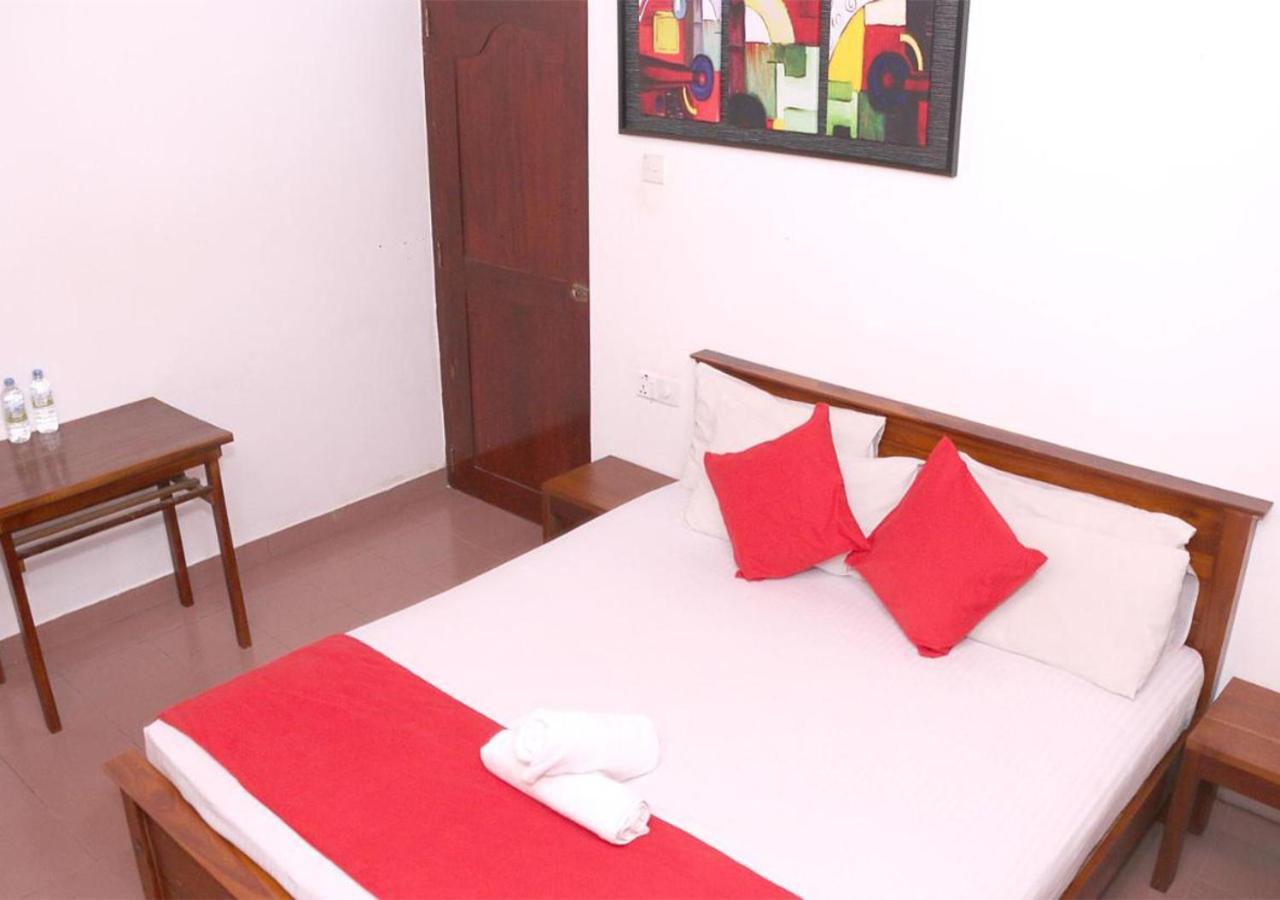 Cozy Inn Negombo Exterior photo